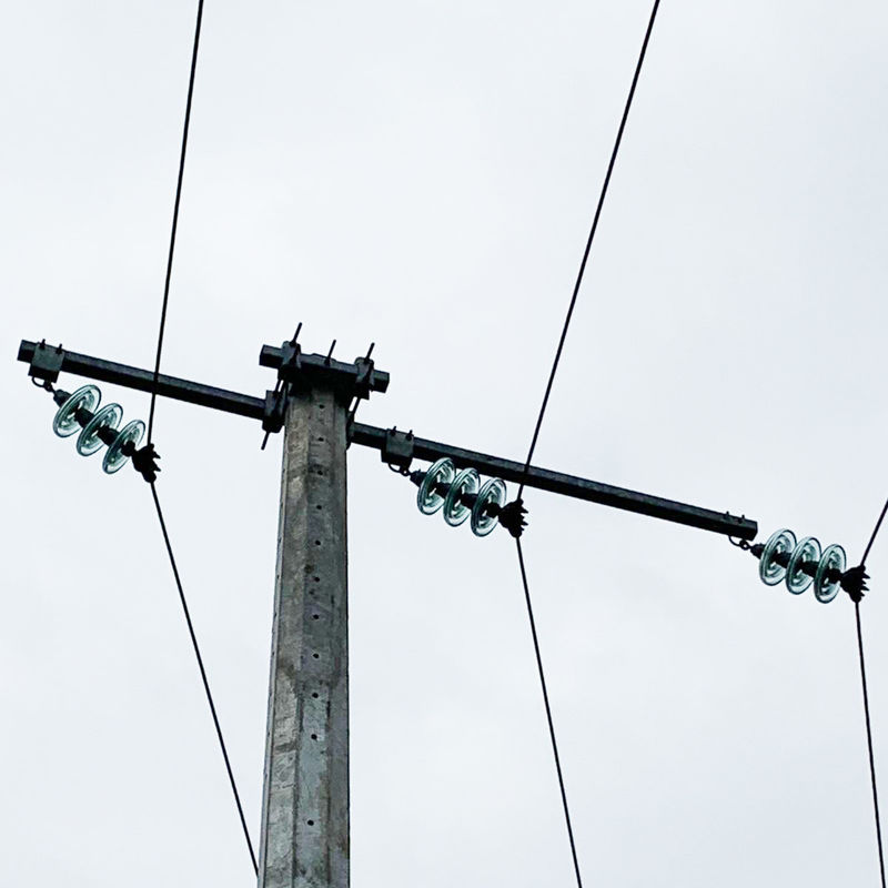 อุปกรณ์เสริมเสาไฟฟ้าสังกะสี 33KV 6300S เสาไฟฟ้าแบบไขว้แขน