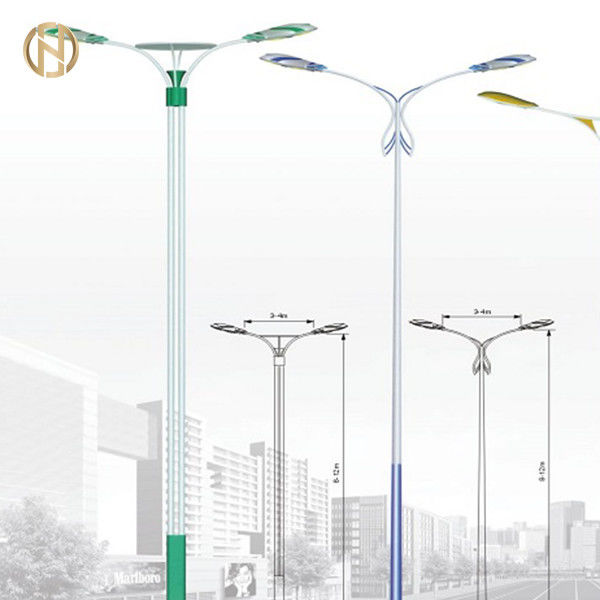 จุ่มร้อนชุบสังกะสีโคมไฟถนนกลางแจ้งโพสต์ 6M-10M อายุการใช้งานนาน