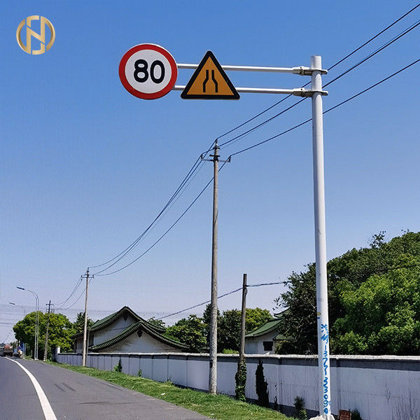 6-15M เสาเหล็กป้ายจราจรประเภททนการกัดกร่อนสำหรับระบบควบคุมการจราจร