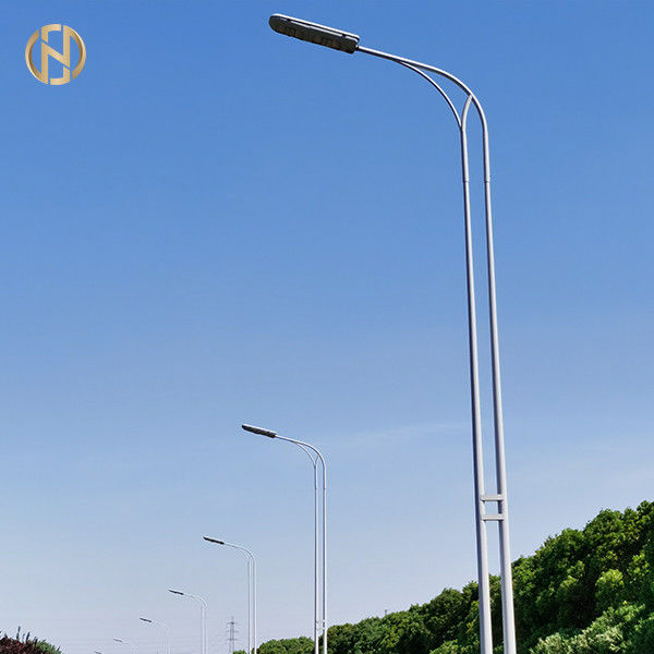 Hot Dip Galvanized Octagonal Solar Street Light Pole Design สําหรับโคนิค / โพลีโกนัล / กลมหรืออื่นๆ รูปทรงหลายพีระมิด
