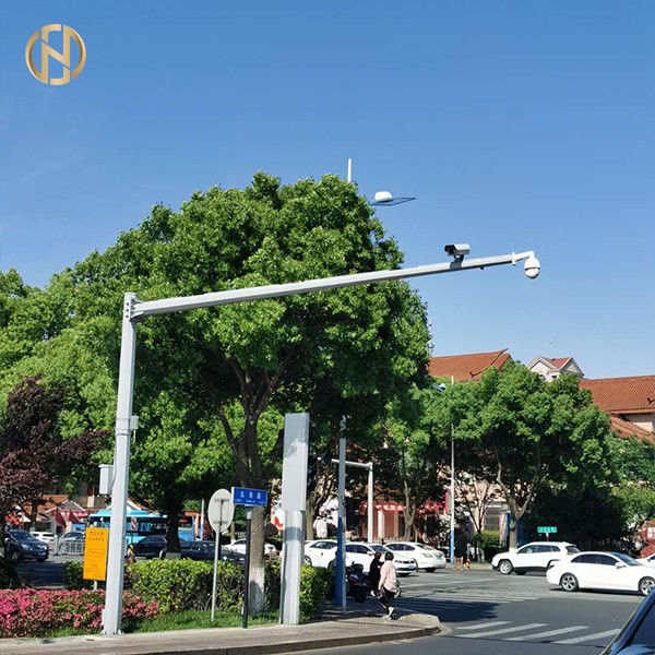 6M 8M กล้องวงจรปิดเสากล้องรักษาความปลอดภัยโพสต์ Polygonal T Type สำหรับ Main Street