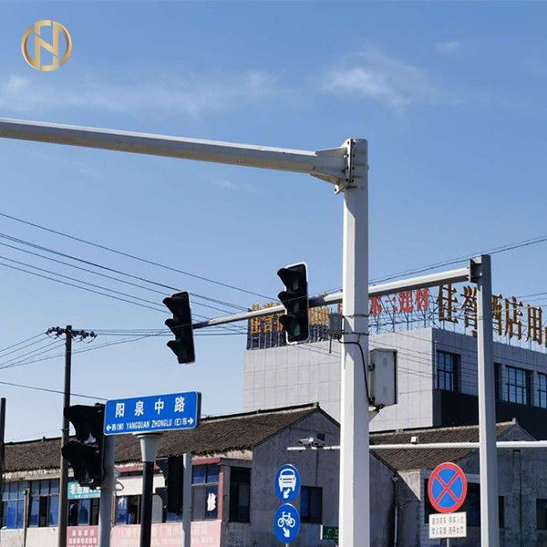 6M 8M กล้องวงจรปิดเสากล้องรักษาความปลอดภัยโพสต์ Polygonal T Type สำหรับ Main Street